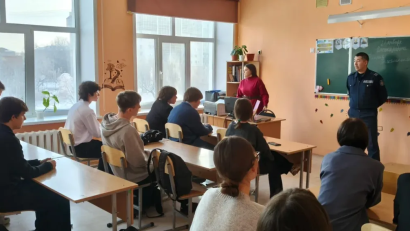 В рамках месячника «Закон и порядок» в школе состоялась встреча старшеклассников с начальником отдела криминалистики, подполковником полиции Абдильмановым Тимуром Мухтаровичем