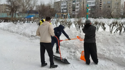 23 марта — «Тазару күні» в рамках Наурызнамы! Сегодня волонтеры приняли участие в «Снежном десанте», чтобы очистить прилегающую территорию от снега