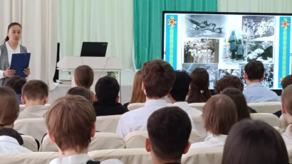5 мая 2026 года в школьной библиотеке для учащихся 8 «Г» и 8 «В» классов прошёл час мужества и славы «Великий подвиг - Великая Победа», посвящённый Дню Победы 9 Мая