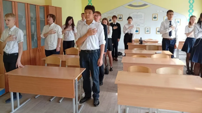 25 мамырда 1–11 сынып оқушылары үшін бірыңғай сынып сағаттары өтті